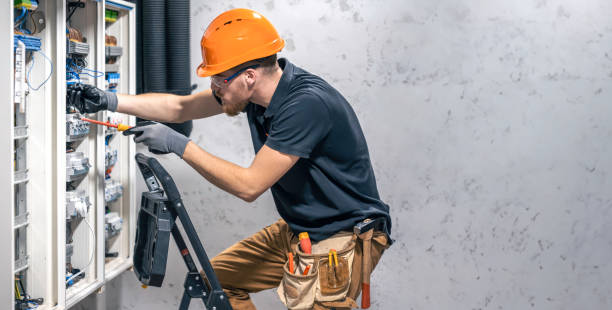 Best Local Electrician Companies  in Louisiana, MO